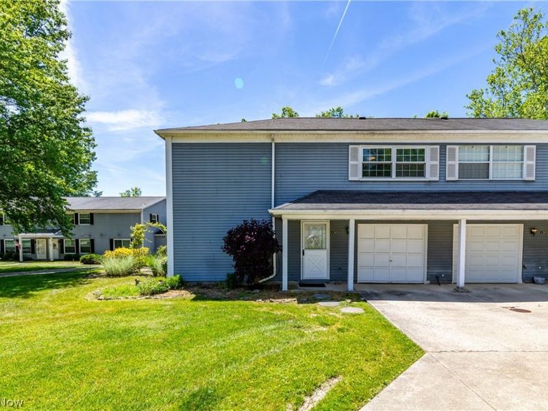 13652 Oakbrook Drive, North Royalton, OH 44133 Photo 2