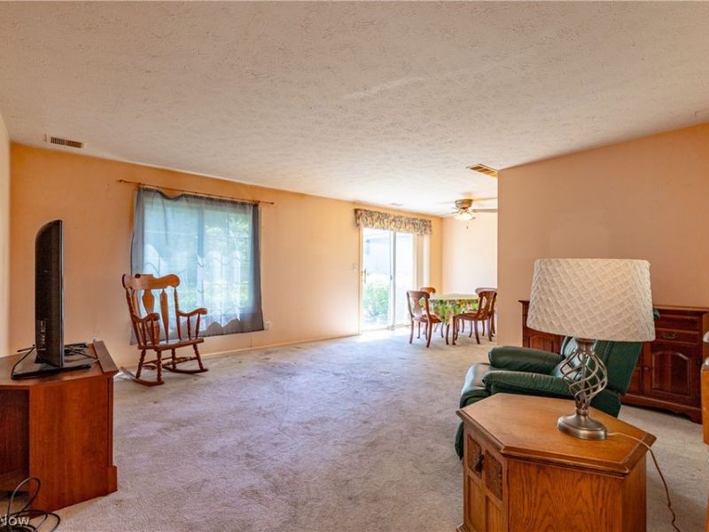 13652 Oakbrook Drive, North Royalton, OH 44133 Photo 3