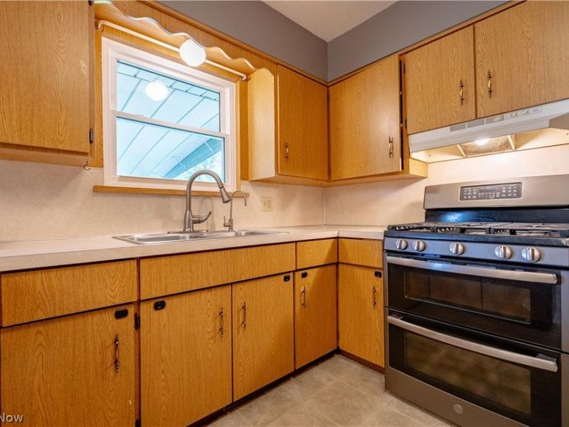 5900 Hancock Street SW, Canton, OH 44706 Photo 10