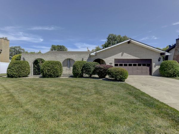 9617 White Oak Avenue, Munster, IN 46321