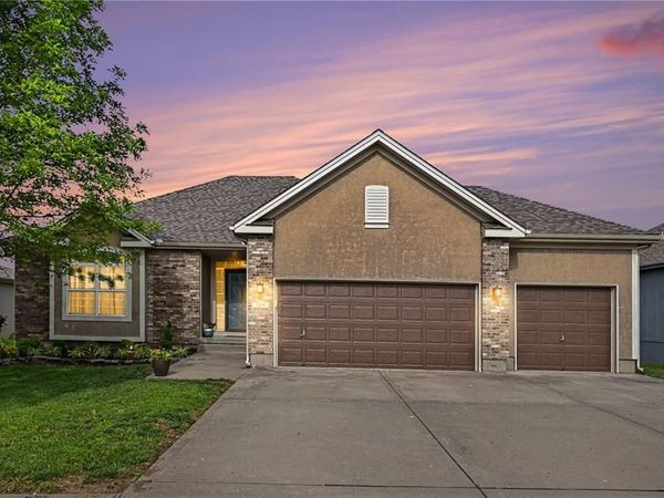 704 Crestridge Drive, Kearney, MO 64060