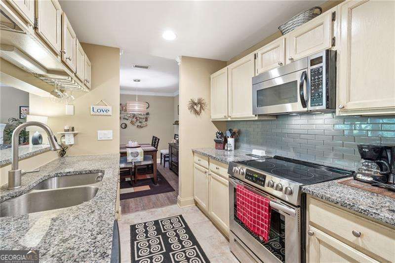 123 Warm Springs Circle, Roswell, GA 30075 Main Photo
