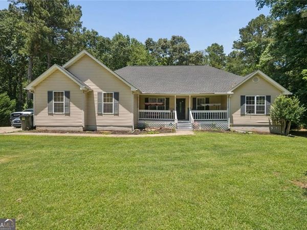 408 Strathmore Drive, Sharpsburg, GA 30277
