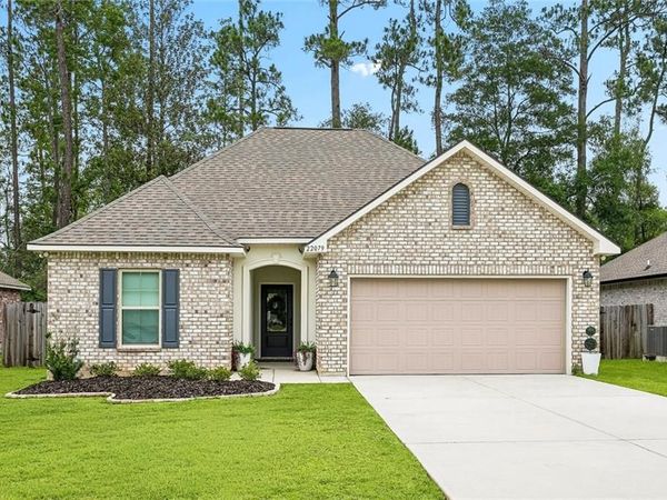 22079 GISELLE Drive, Mandeville, LA 70471