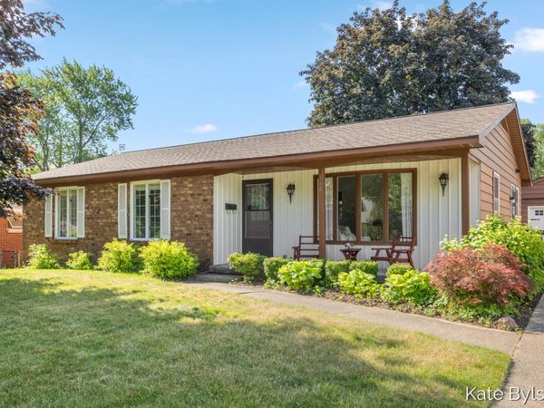 718 3 Mile Road NE, Grand Rapids, MI 49505