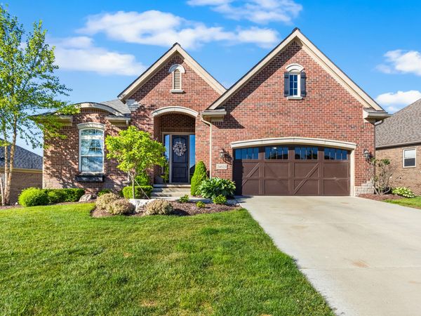 24523 Pinnacle Circle, South Lyon, MI 48178
