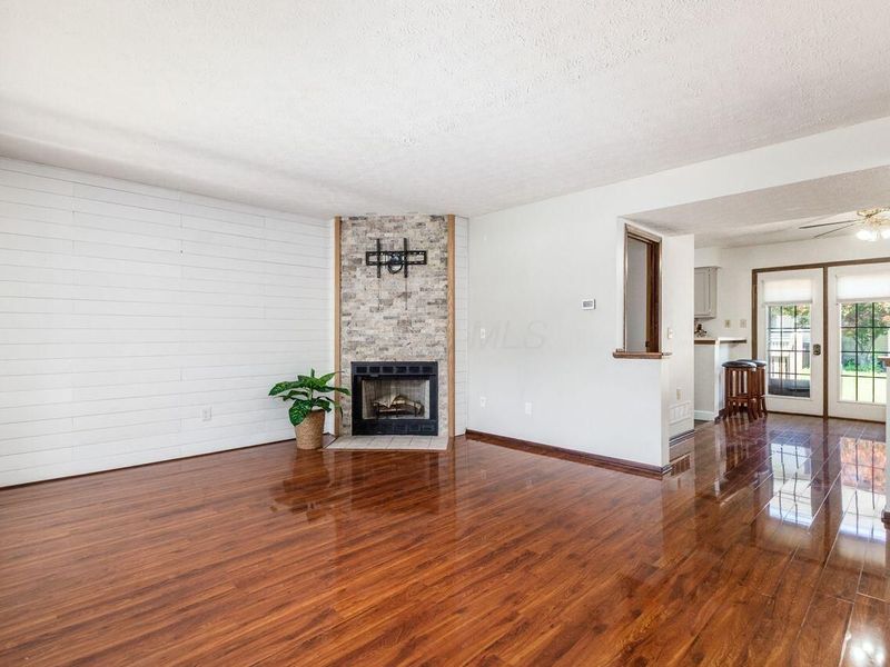 1252 Somerset Way , Pickerington, OH 43147 Photo 3