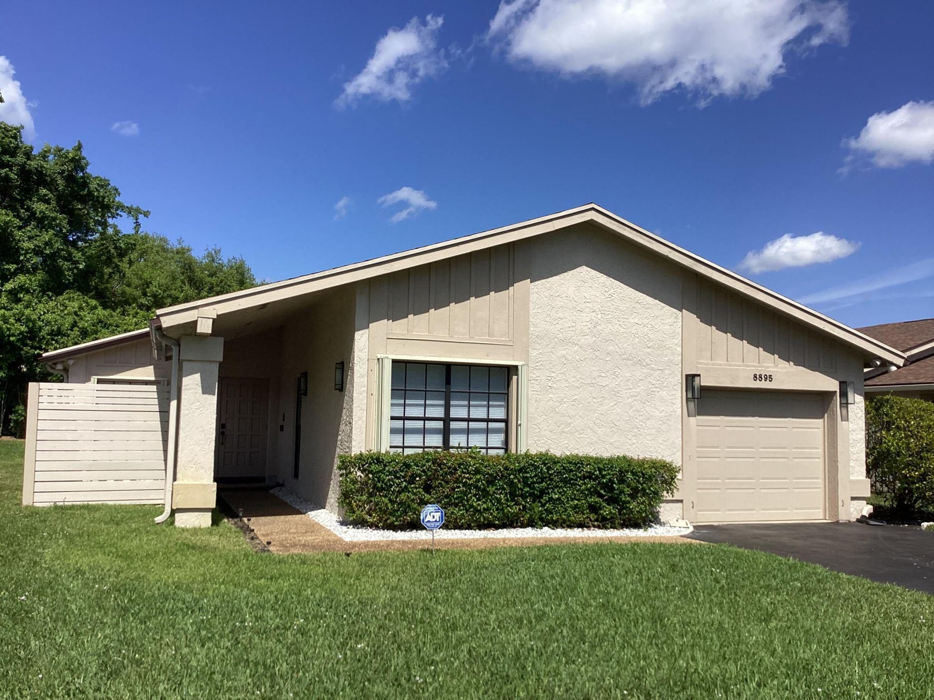 8895 Old Pine Road, Boca Raton, FL 33433 Photo