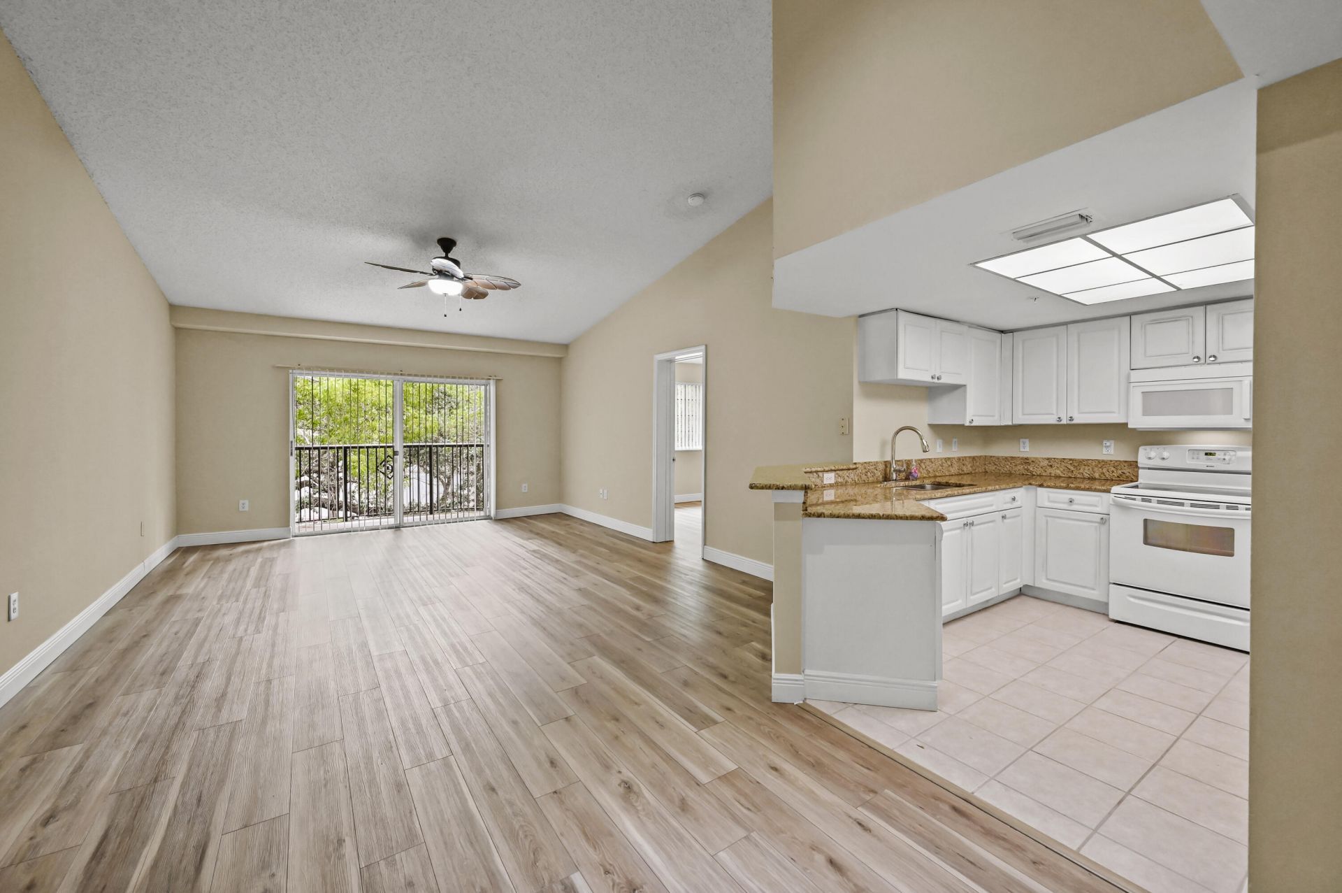 1100 S Crestwood Ct S S, Unit 1109, Royal Palm Beach, FL 33411 Photo