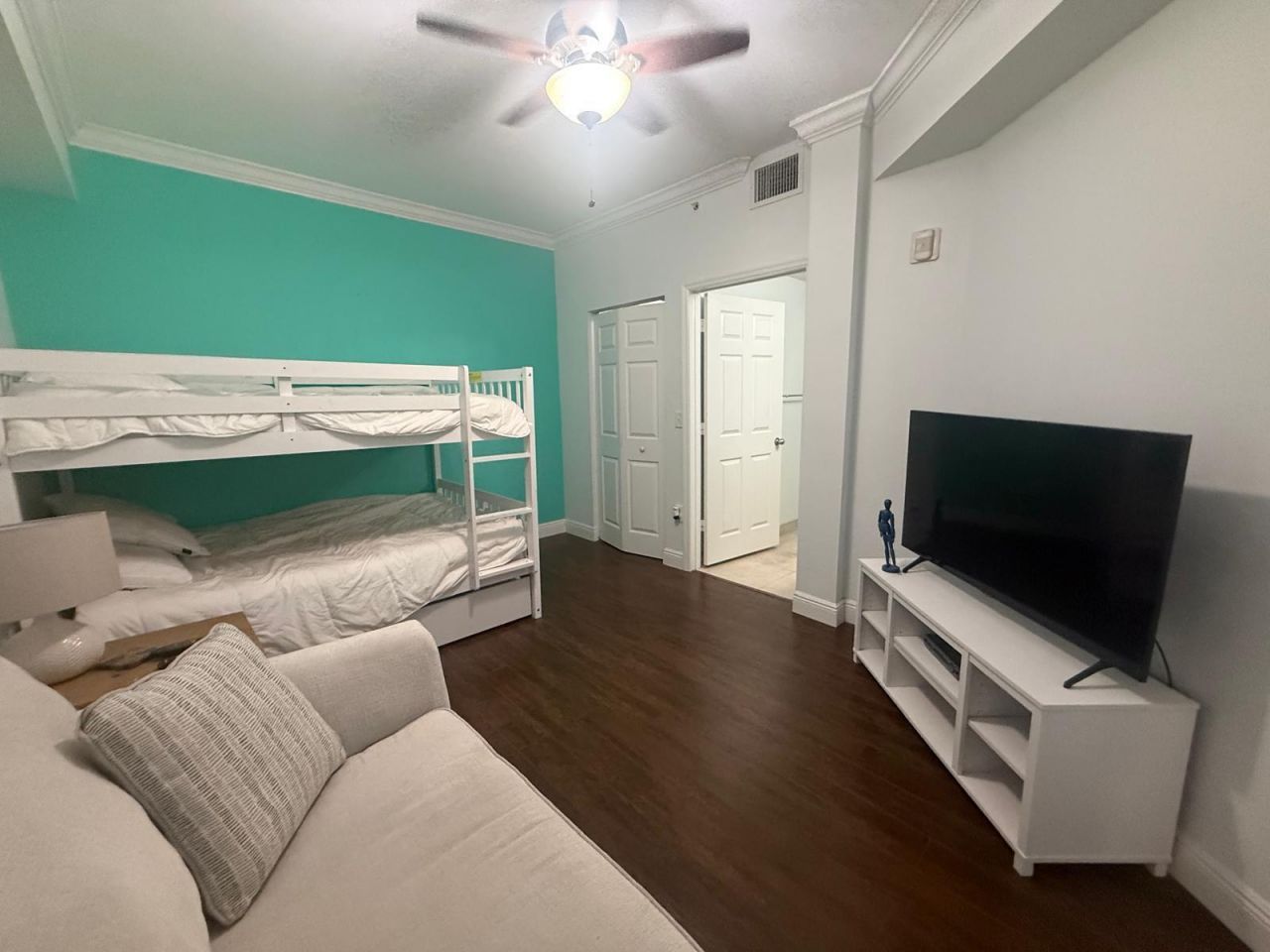 533 NE 3rd Avenue, Unit 415, Fort Lauderdale, FL 33301 Photo