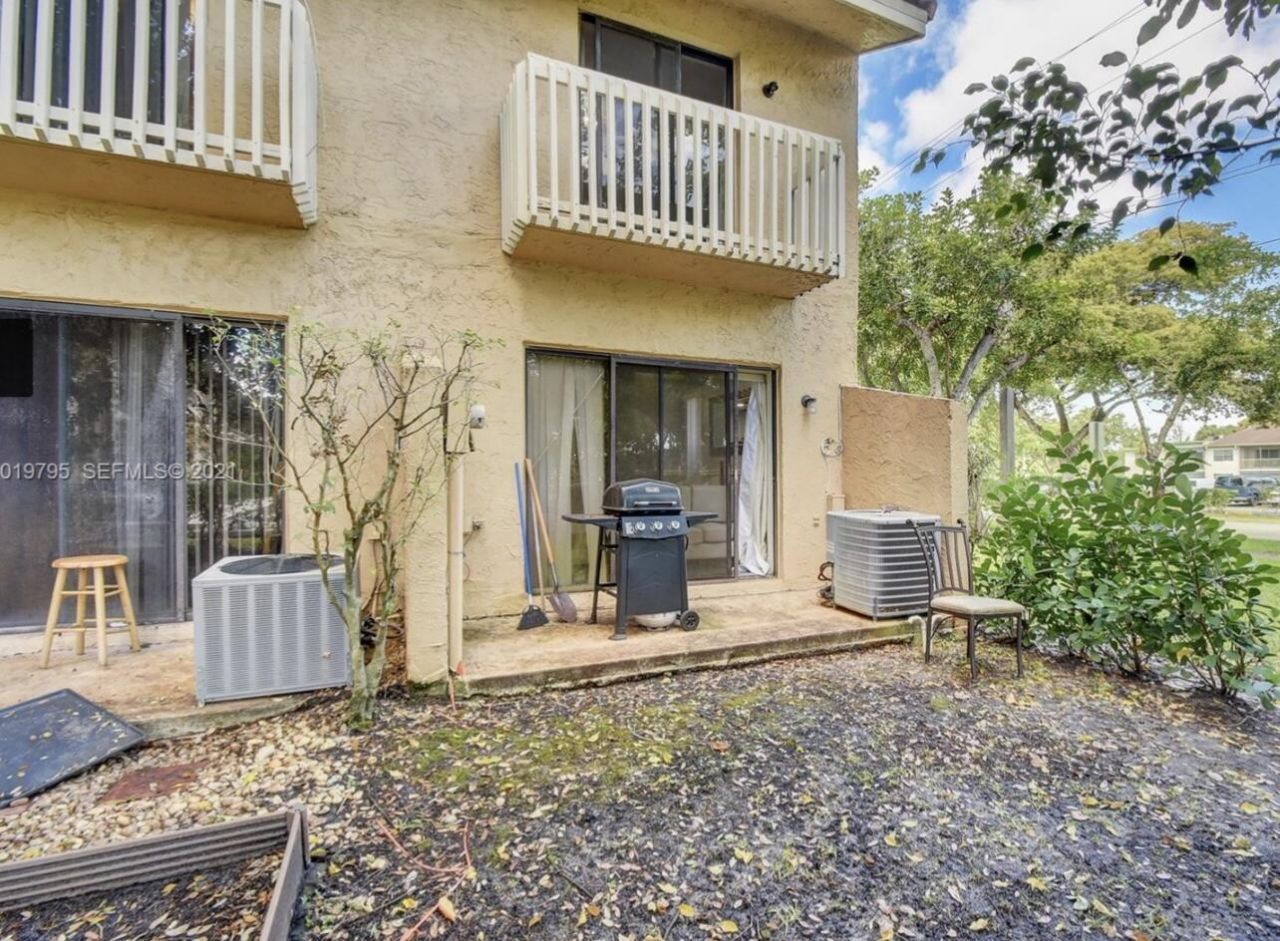9270 NW 40th Street, Coral Springs, FL 33065 Photo