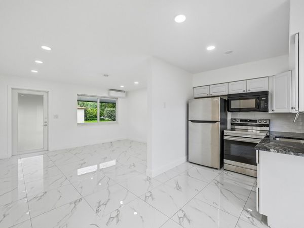 2308 NW 3rd Avenue, Unit 2, Wilton Manors, FL 33311