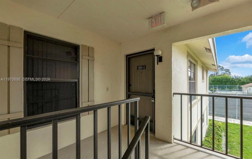 5894 Longbow Lane, Unit 6, West Palm Beach, FL 33415 Photo