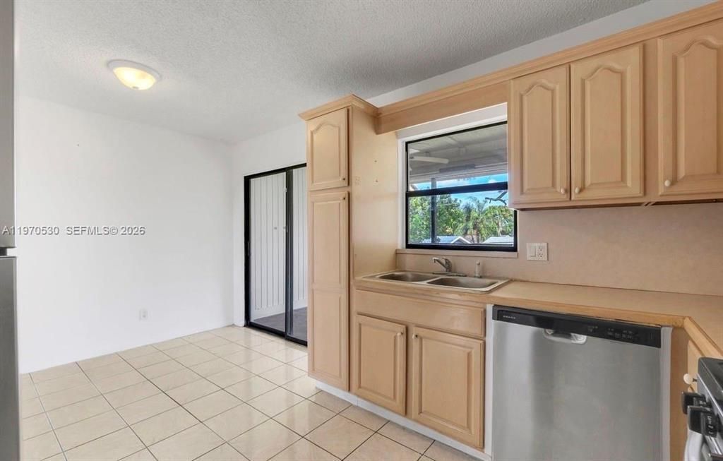 5894 Longbow Lane, Unit 6, West Palm Beach, FL 33415 Photo