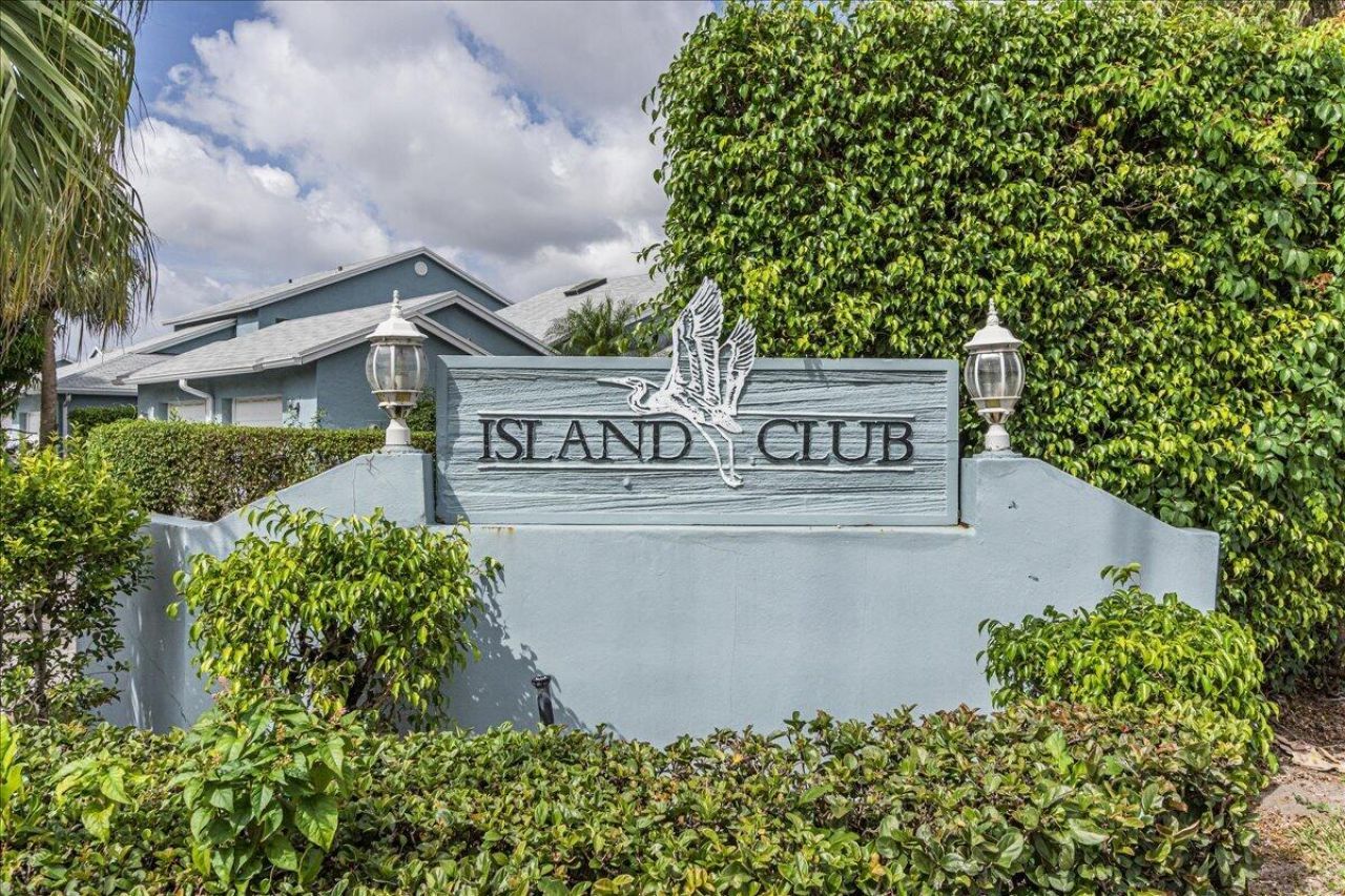 3801 Island Club Circle E, Lake Worth, FL 33462 Photo