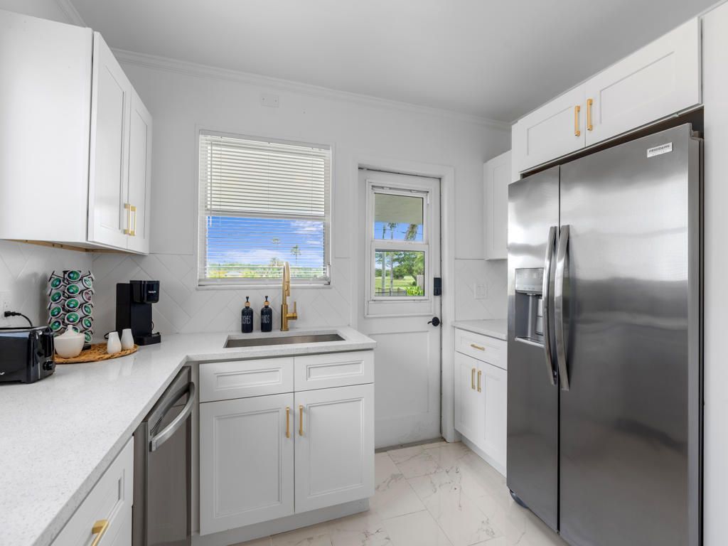 422 N Lakeside Drive, Lake Worth Beach, FL 33460 Photo