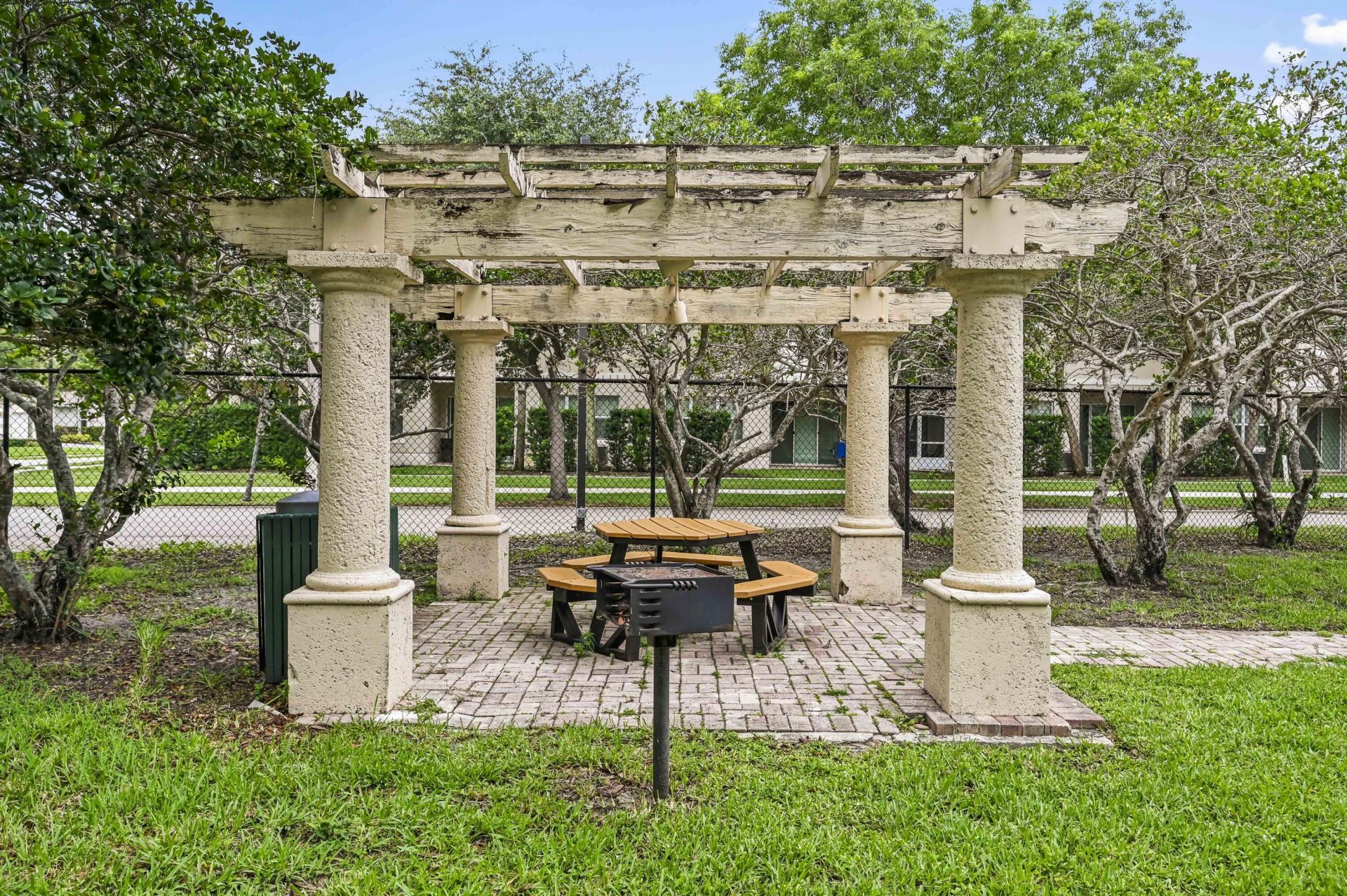 1100 S Crestwood Ct Court S, Unit 1109, Royal Palm Beach, FL 33411 Photo