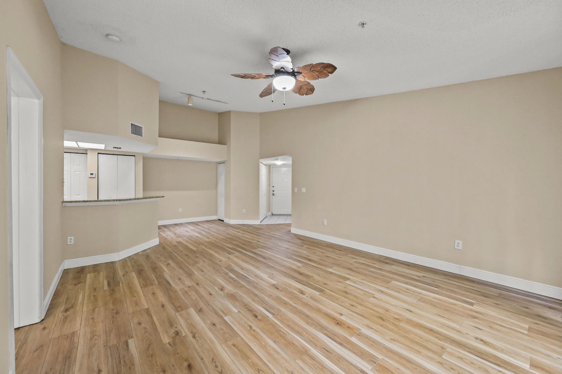 1100 S Crestwood Ct Court S, Unit 1109, Royal Palm Beach, FL 33411 Photo