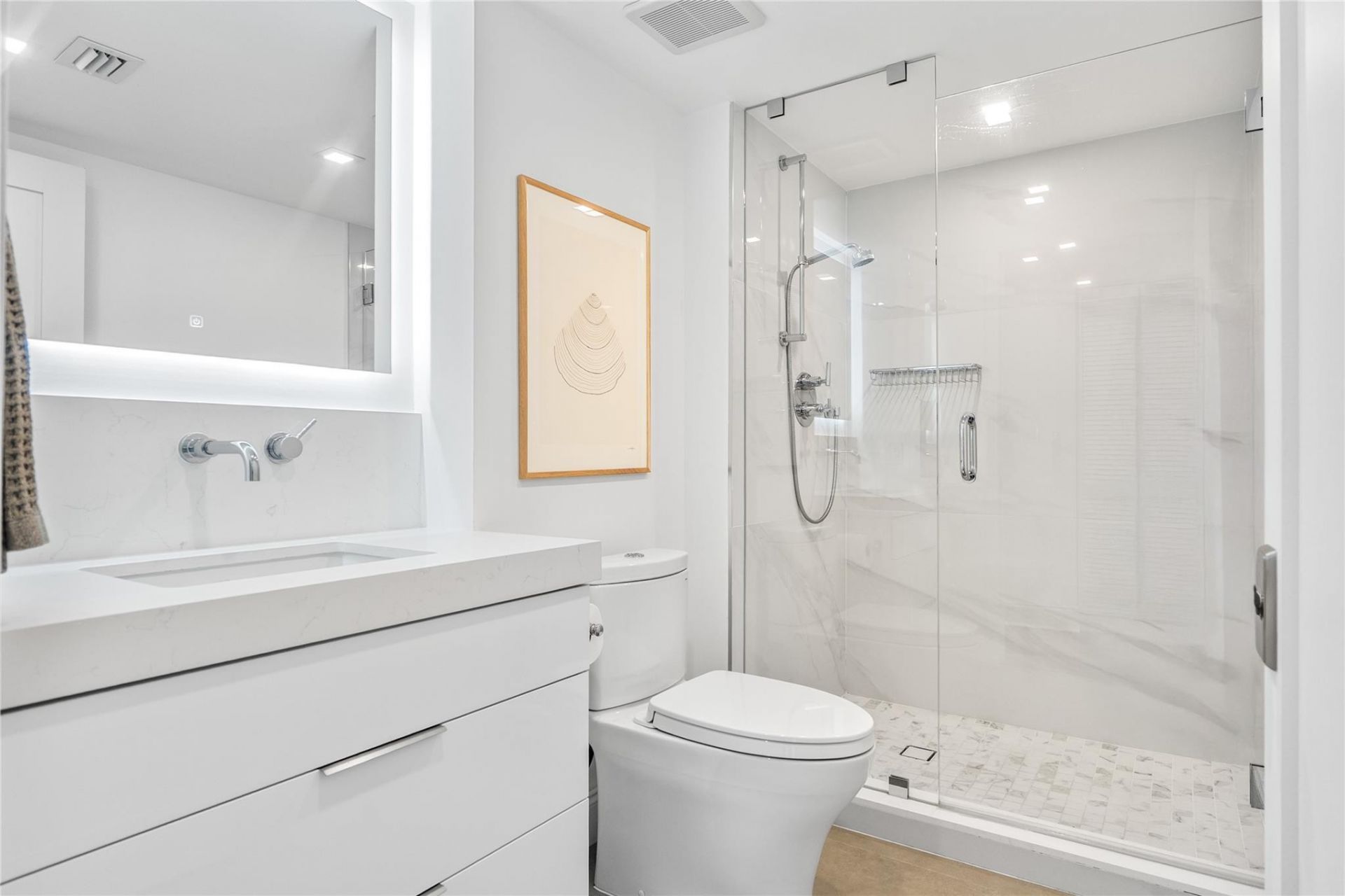 20515 E Country Club Drive, Unit 1848, Miami, FL 33180 Photo