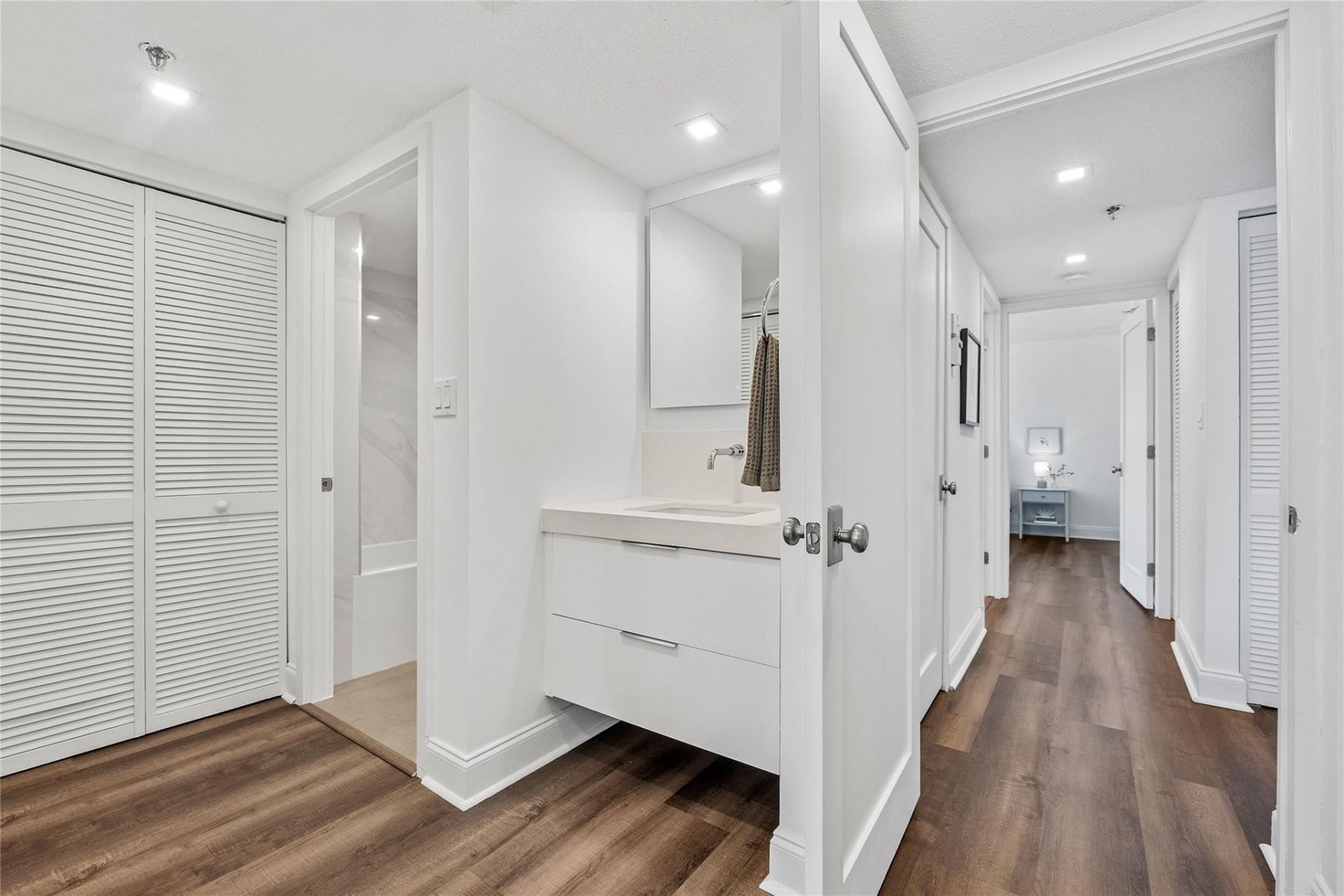 20515 E Country Club Drive, Unit 1848, Miami, FL 33180 Photo