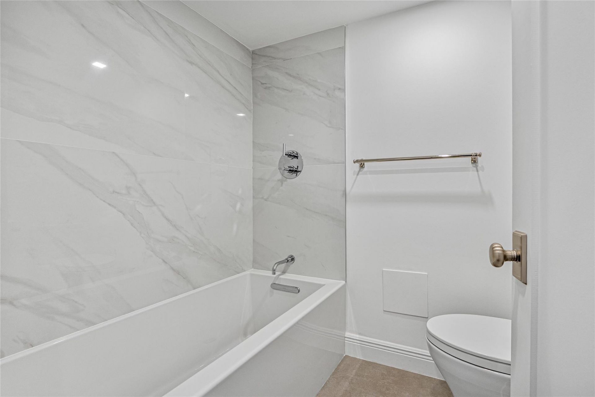 20515 E Country Club Drive, Unit 1848, Miami, FL 33180 Photo