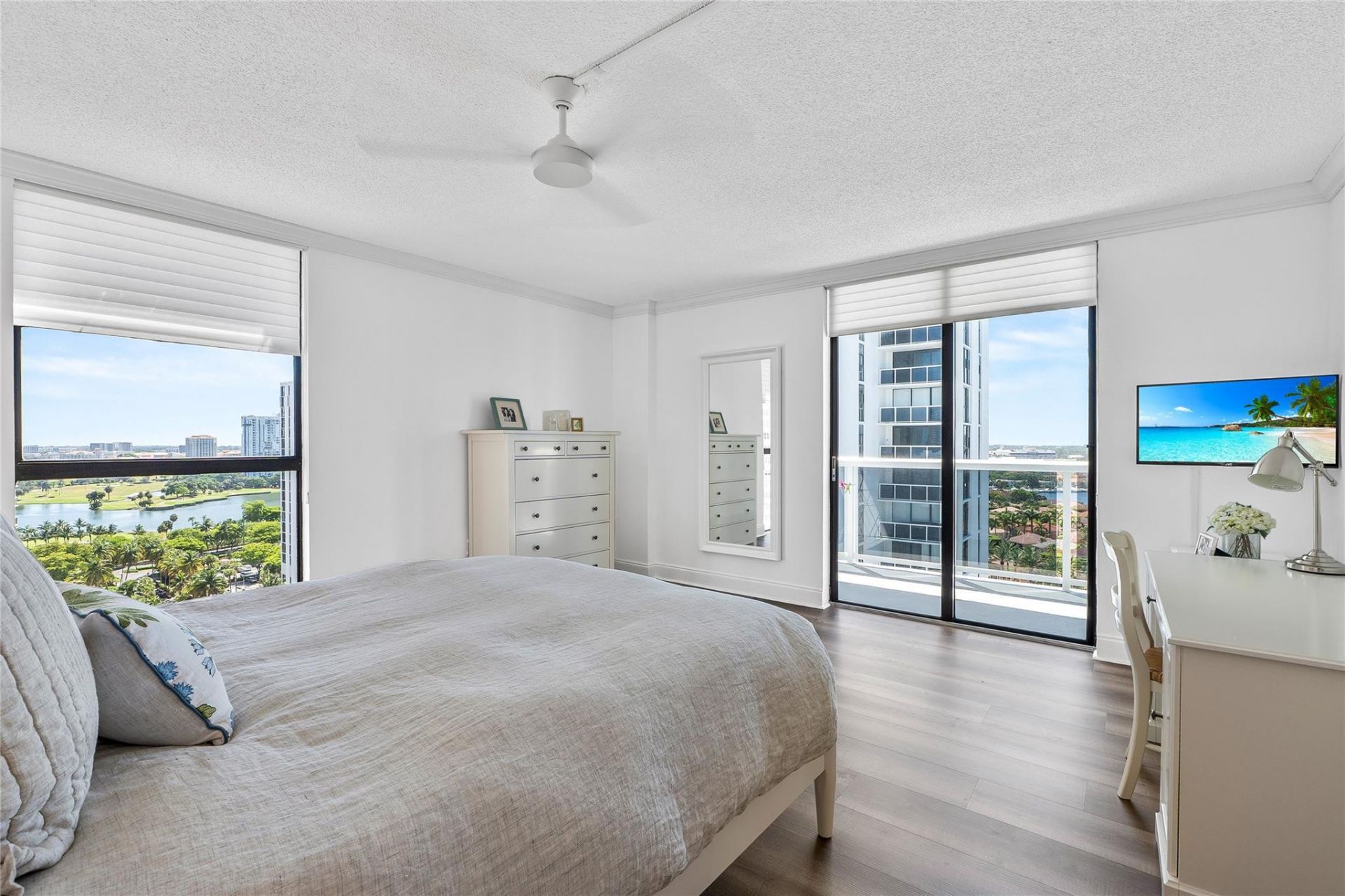 20515 E Country Club Drive, Unit 1848, Miami, FL 33180 Photo