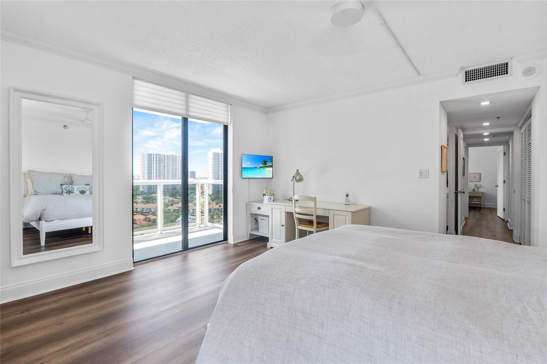 20515 E Country Club Drive, Unit 1848, Miami, FL 33180 Photo