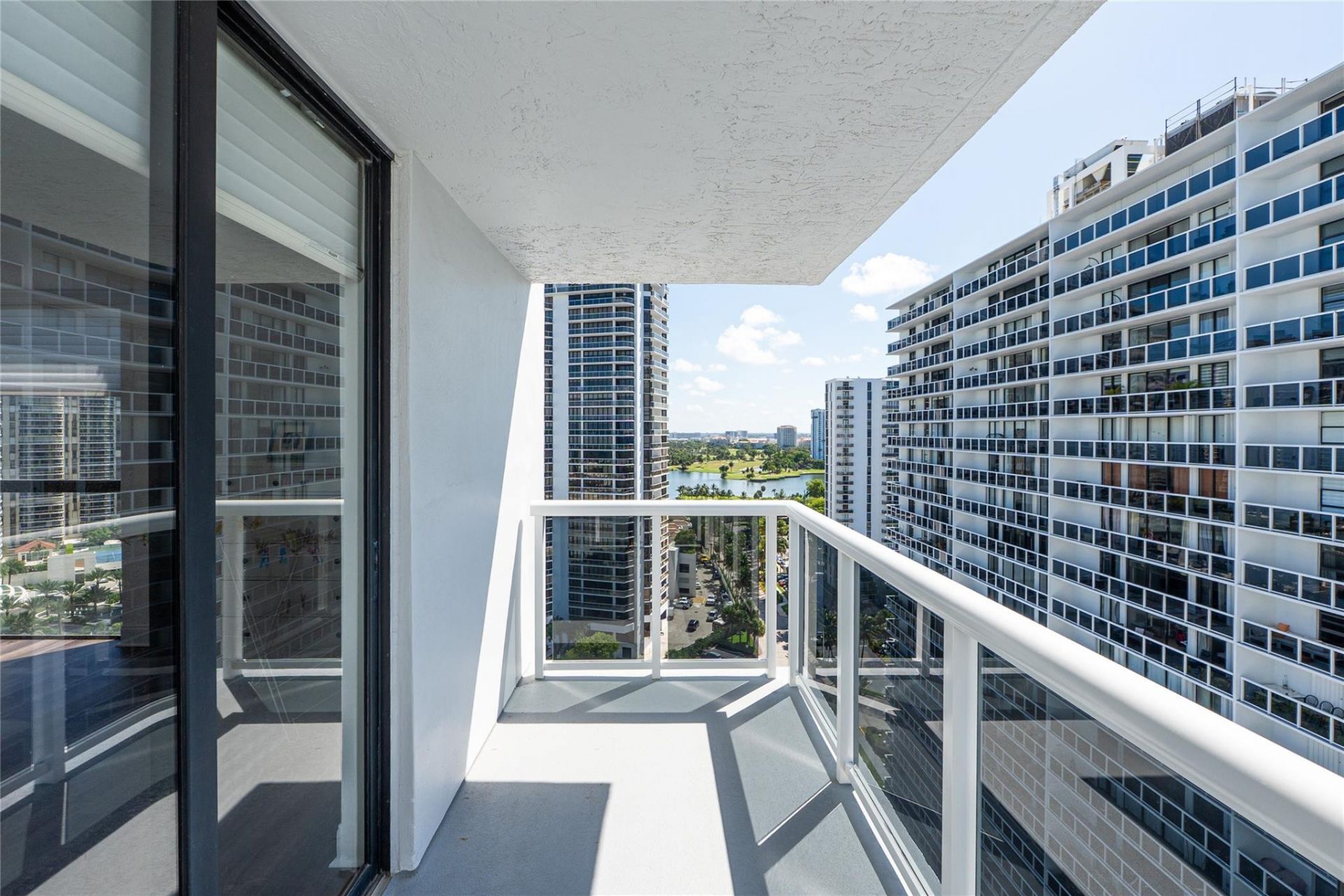 20515 E Country Club Drive, Unit 1848, Miami, FL 33180 Photo