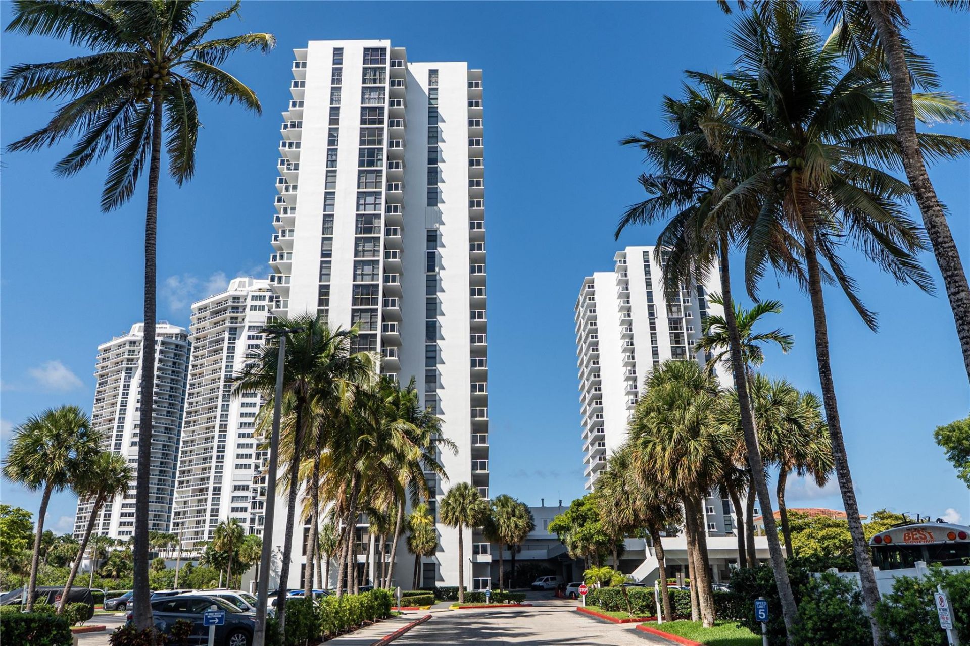 20515 E Country Club Drive, Unit 1848, Miami, FL 33180 Photo