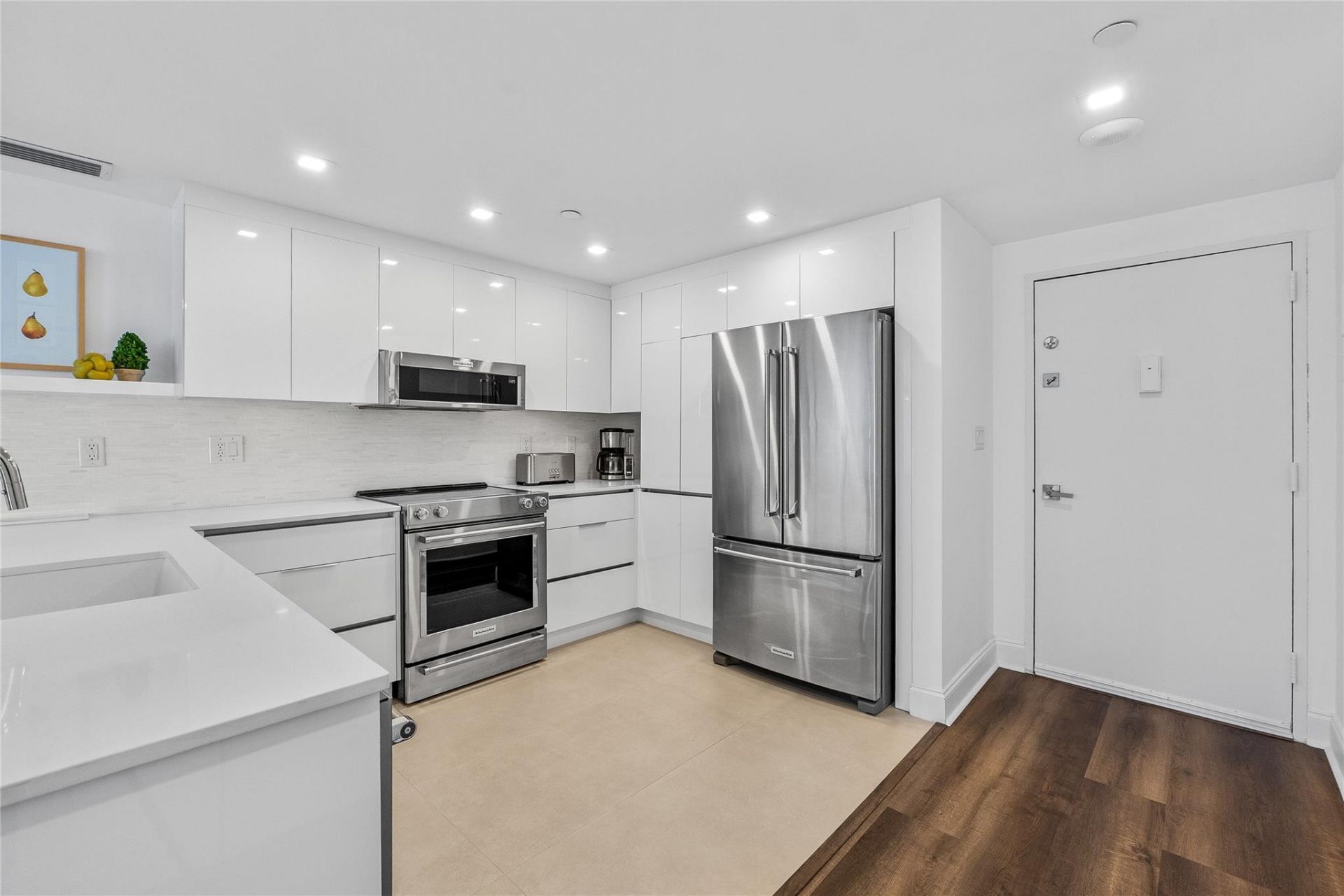 20515 E Country Club Drive, Unit 1848, Miami, FL 33180 Photo