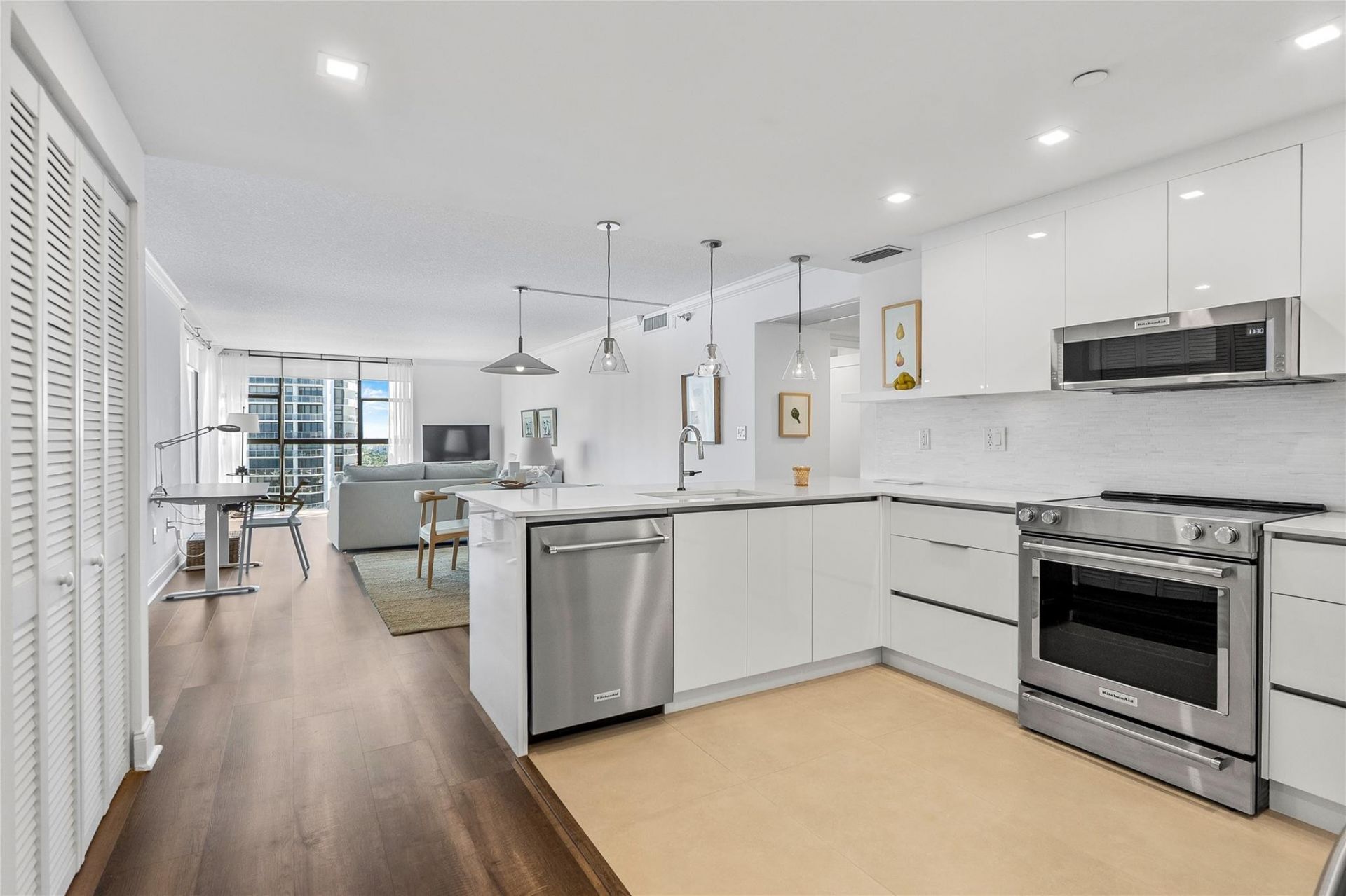 20515 E Country Club Drive, Unit 1848, Miami, FL 33180 Photo