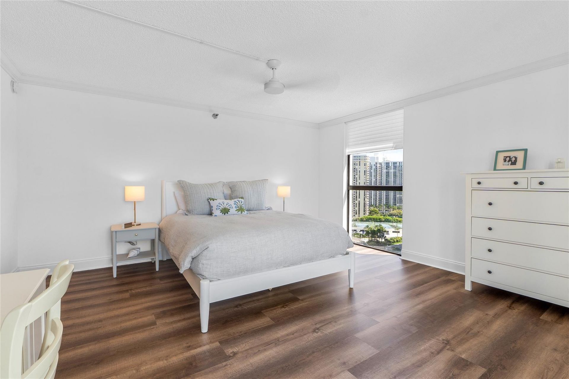 20515 E Country Club Drive, Unit 1848, Miami, FL 33180 Photo