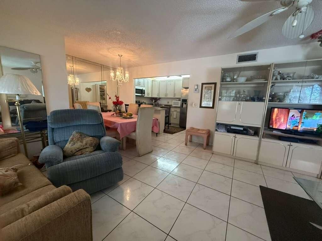 213 Pine Hov Circle, Unit D2, Greenacres, FL 33463 Photo