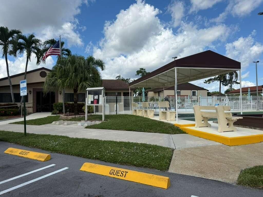213 Pine Hov Circle, Unit D2, Greenacres, FL 33463 Photo