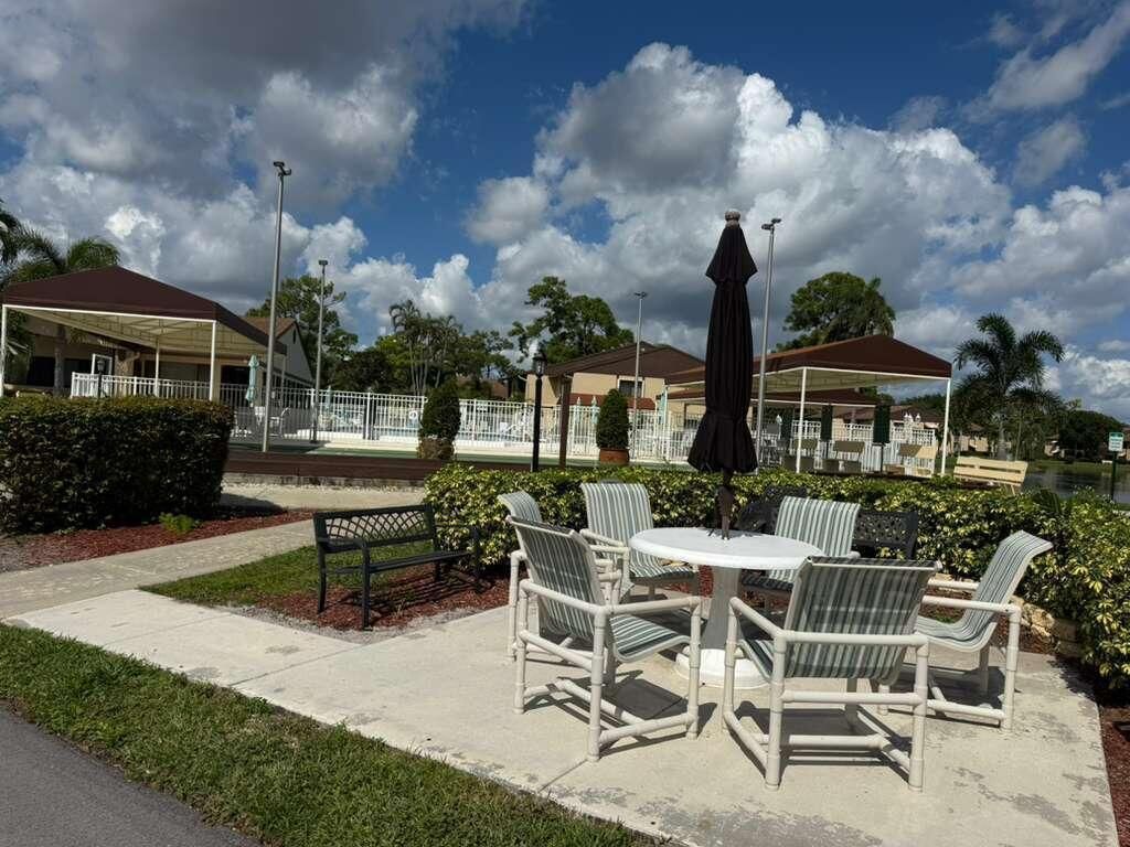 213 Pine Hov Circle, Unit D2, Greenacres, FL 33463 Photo
