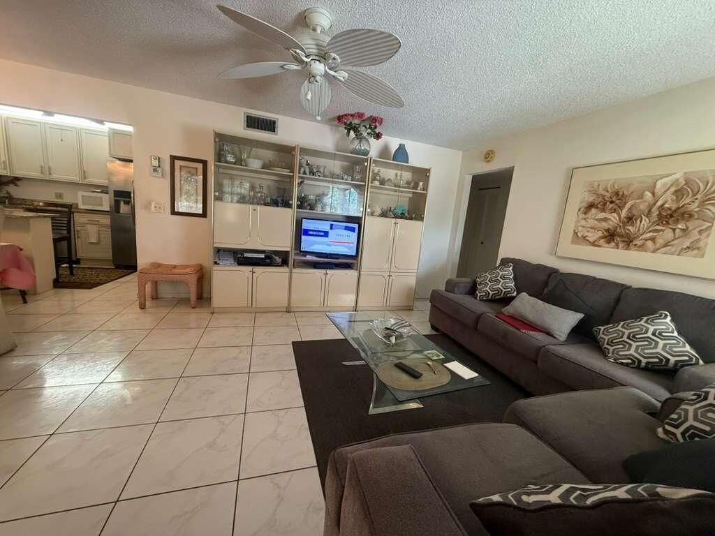 213 Pine Hov Circle, Unit D2, Greenacres, FL 33463 Photo