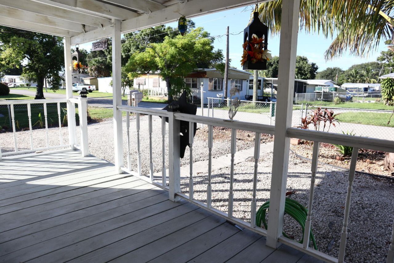 1099 7th Street, Okeechobee, FL 34974 Photo