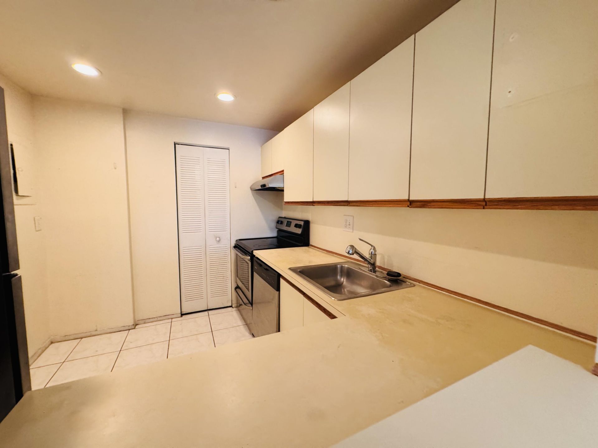 8025 S Colony Cir Circle, Unit 203, Tamarac, FL 33321 Photo