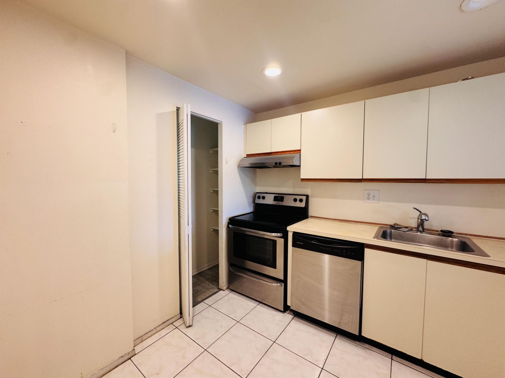 8025 S Colony Cir Circle, Unit 203, Tamarac, FL 33321 Photo