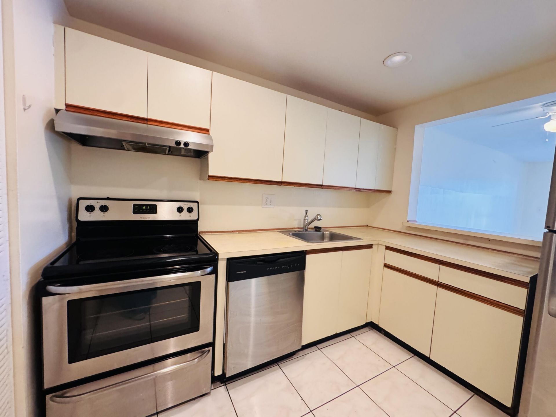 8025 S Colony Cir Circle, Unit 203, Tamarac, FL 33321 Photo