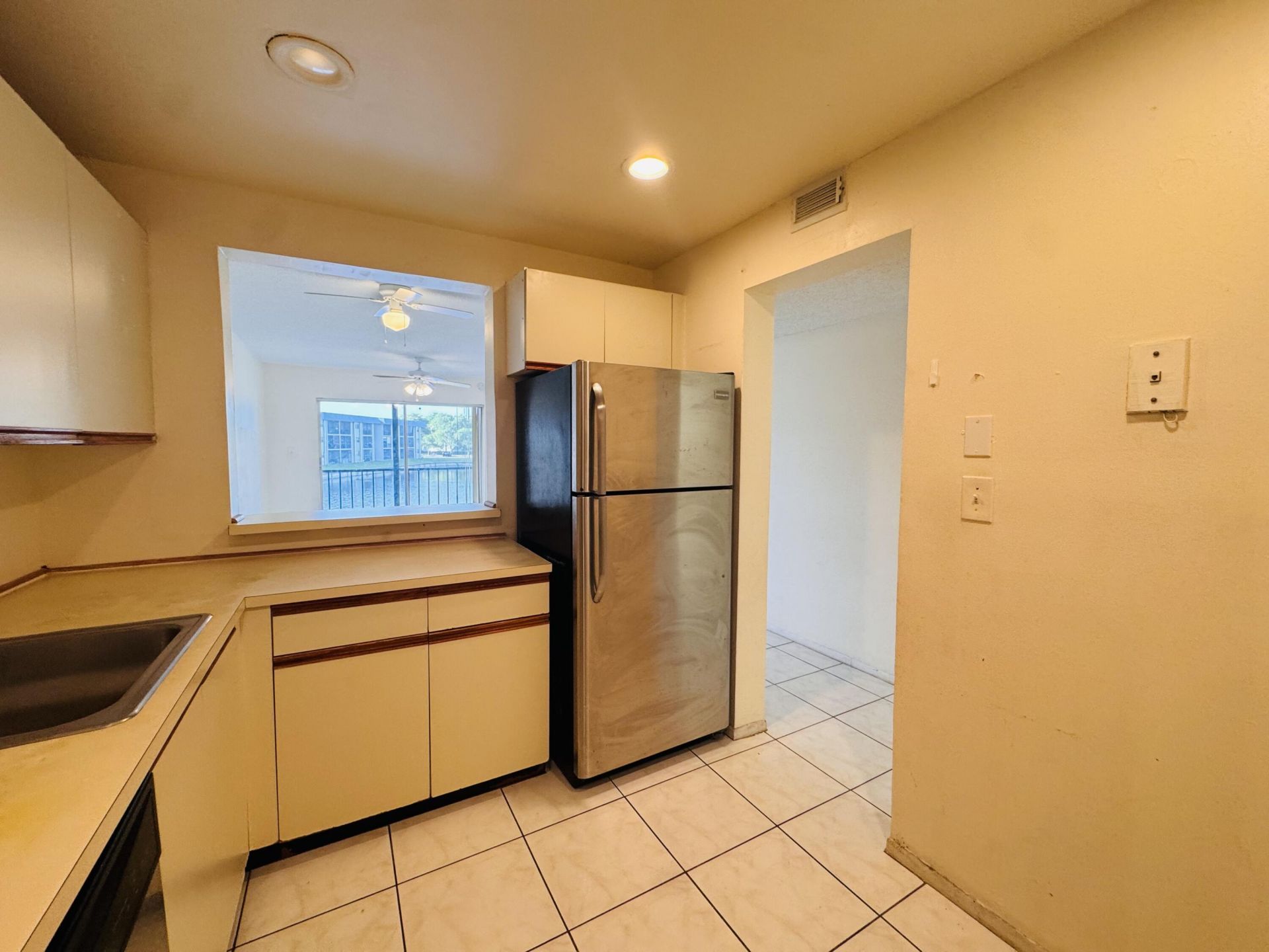 8025 S Colony Cir Circle, Unit 203, Tamarac, FL 33321 Photo