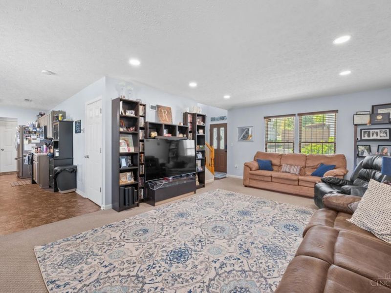 255 Easton Manor Drive, Monroe, OH 45050 Photo 7