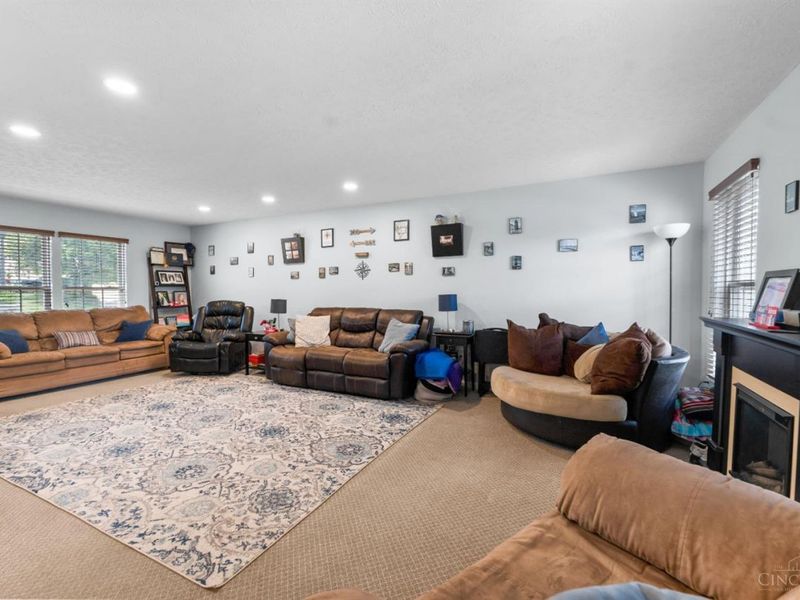 255 Easton Manor Drive, Monroe, OH 45050 Photo 8