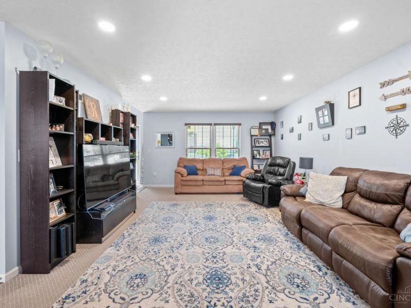 255 Easton Manor Drive, Monroe, OH 45050 Photo 9