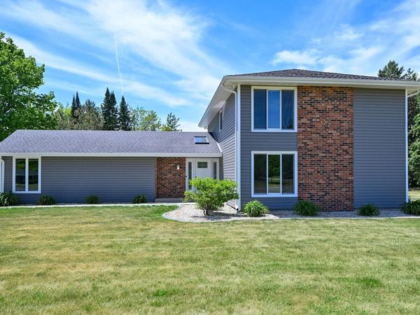 W299N5471 Arrow COURT, Hartland, WI 53029