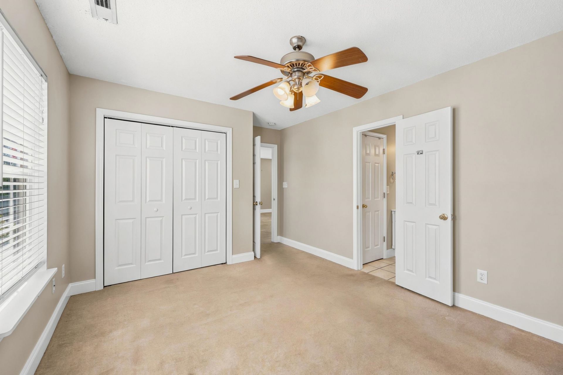 365 Marsh Pl.  Photo 11