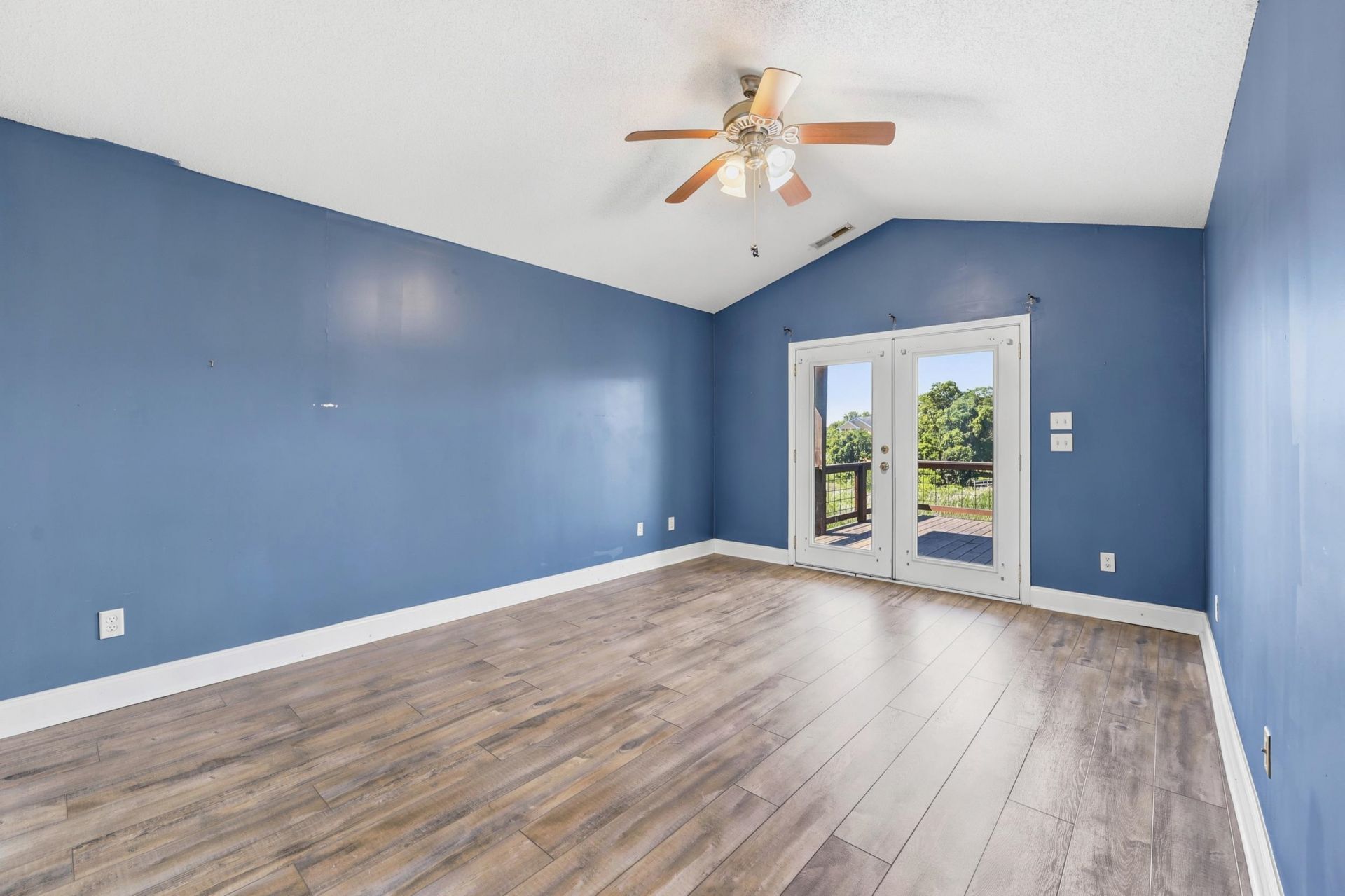 365 Marsh Pl.  Photo 14