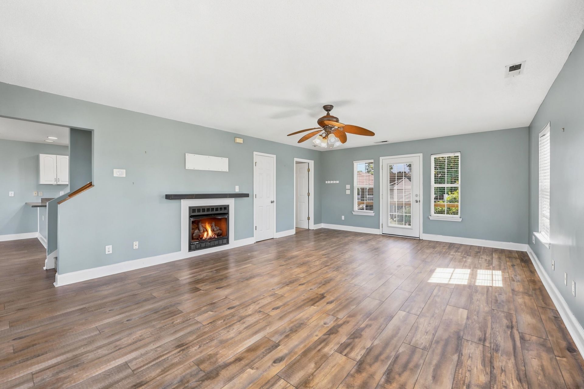 365 Marsh Pl.  Photo 5