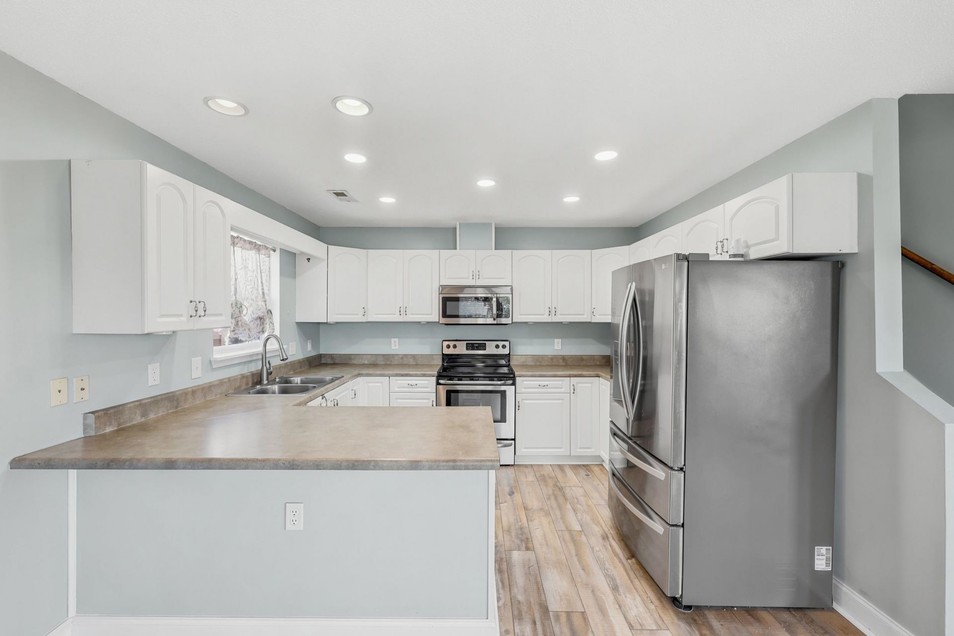 365 Marsh Pl.  Photo 9
