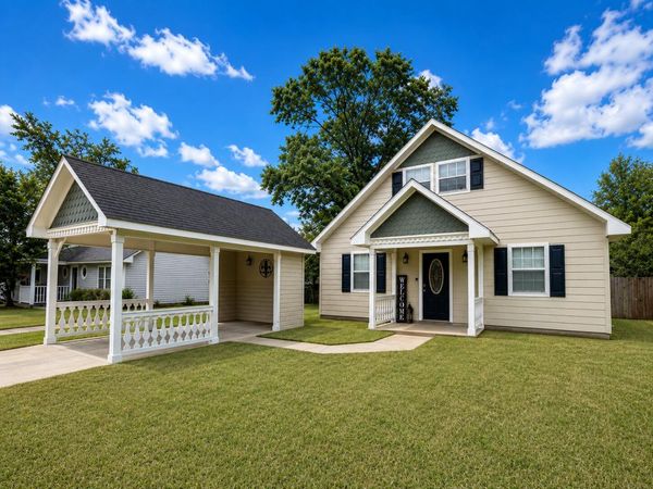 107 Lee, Leesville, LA 71446